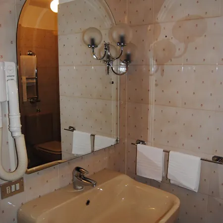 Del Viale Szálloda Courmayeur